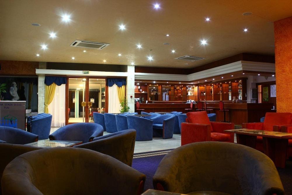 Hotel プーラ エクステリア 写真