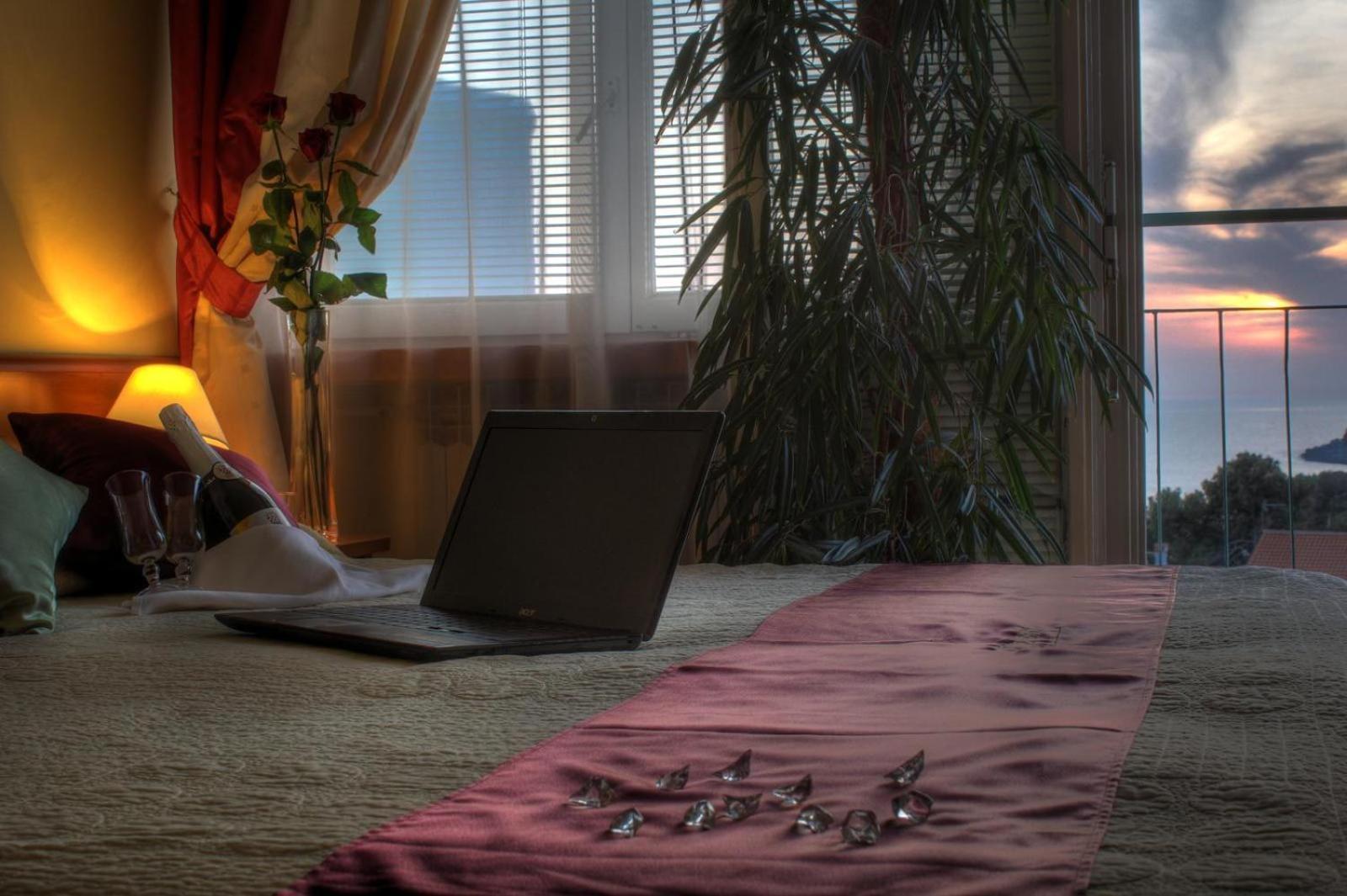 Hotel プーラ エクステリア 写真