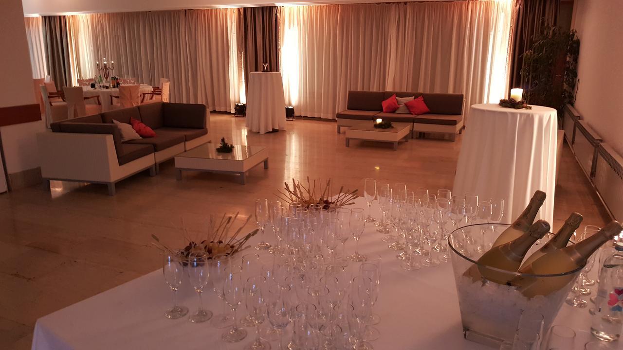 Hotel プーラ エクステリア 写真